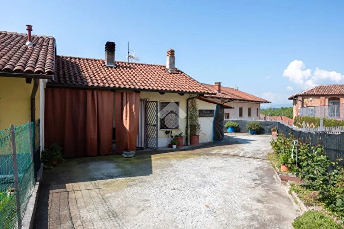 Casa quadrilocale in vendita in Via Mario Graffi, Arignano