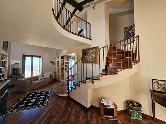 Appartamento con 6 locali in vendita in Via Atenea, Agrigento