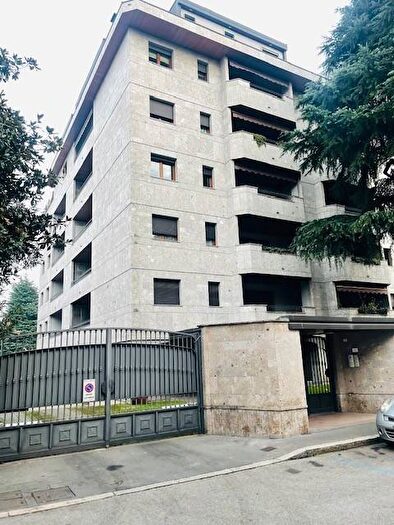 Appartamento quadrilocale in affitto in Via Pietro Bembo, Affori, Milano