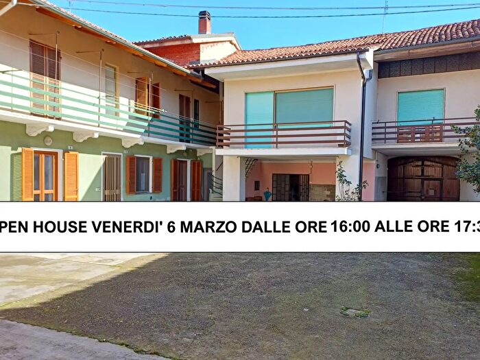 Casa con 9 locali in vendita in Vicolo Rivarossa, Lombardore