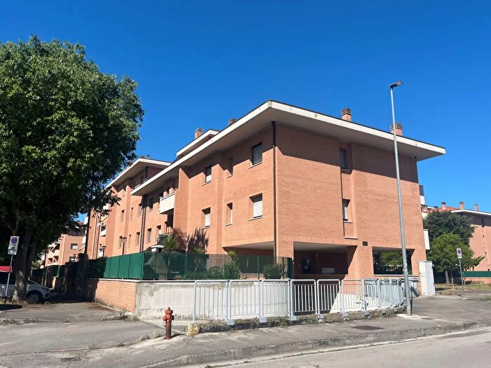 Appartamento quadrilocale in vendita in Via G Falcone, Jesi