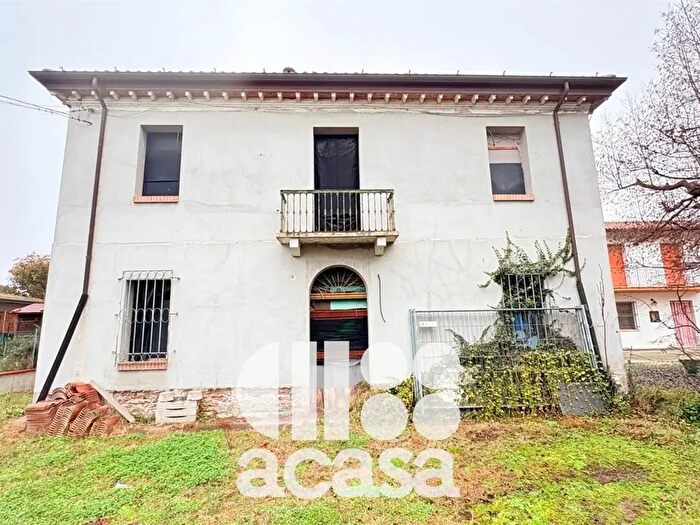 Casa con 8 locali in vendita in Ravenna