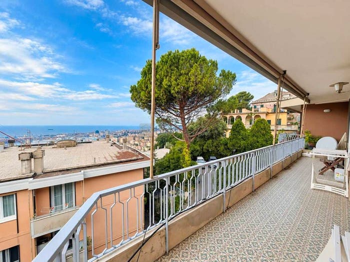Appartamento con 6 locali in affitto in VIA CHIODO, Castelletto, Genova