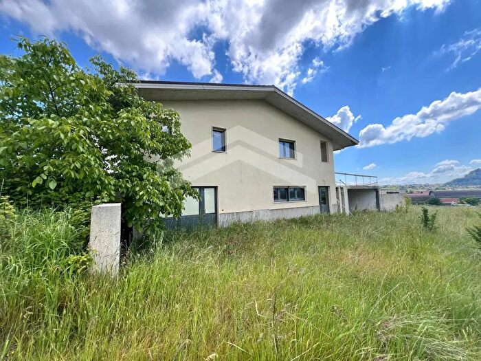 Casa con 15 locali in vendita in Cda Santa Lucia, Campobasso