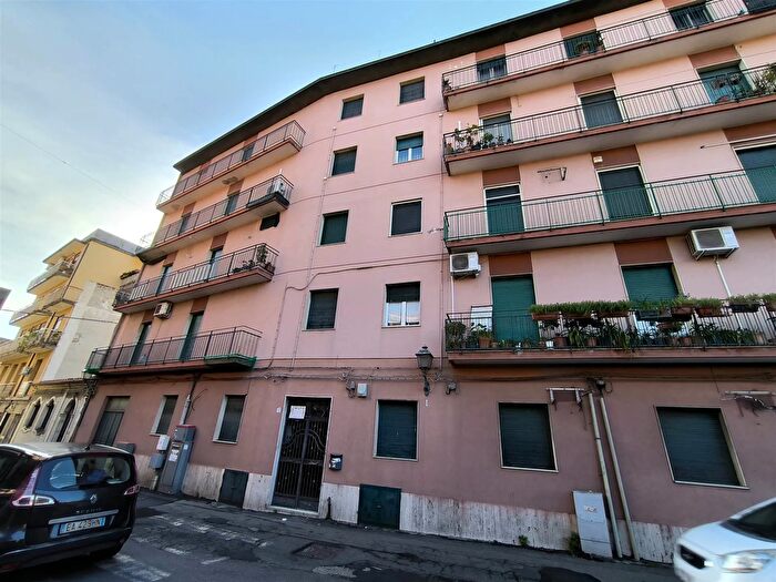 Appartamento con 5 locali in vendita in Via Marconi, Mascalucia