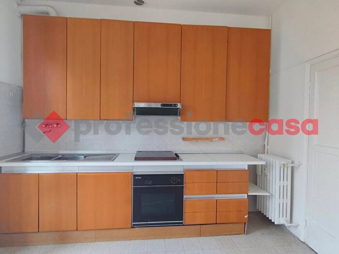 Appartamento trilocale in affitto in VIA LEGNONE, Dergano, Milano