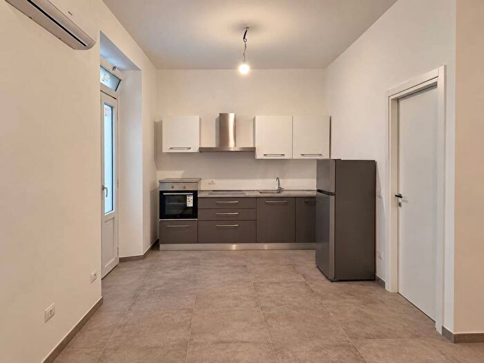 Appartamento monolocale in affitto in Piazza Vittorio Veneto, Centro, Pinerolo