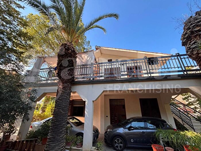 Casa con 8 locali in vendita in Contrada Traversa Snc, San Giuseppe Jato