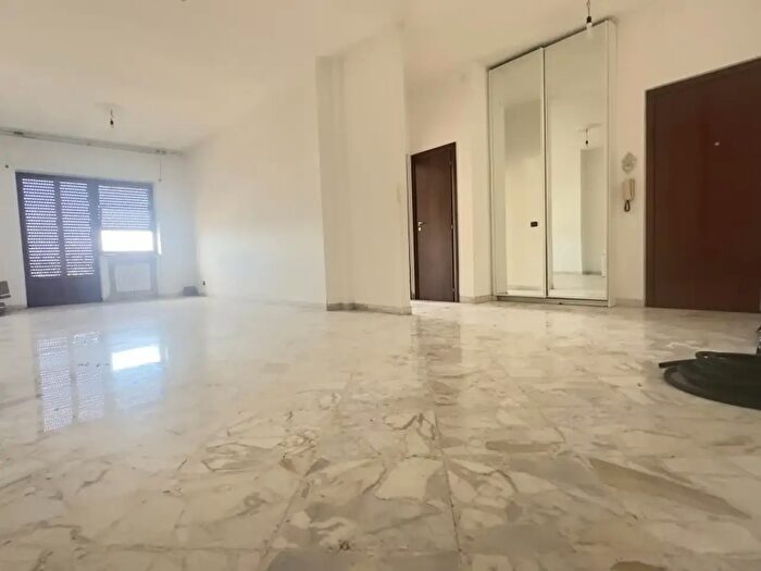 Appartamento trilocale in vendita in Via Cesare Battisti, Taranto