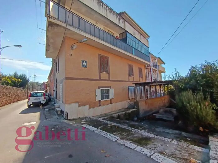 Case in Vendita e in Affitto - 2