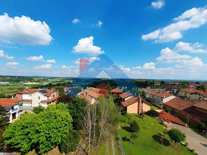 Appartamento trilocale in vendita in Via Martiri Partigiani, Buttigliera DAsti