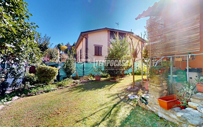 Casa quadrilocale in vendita in Via R Bacchelli, Valsamoggia