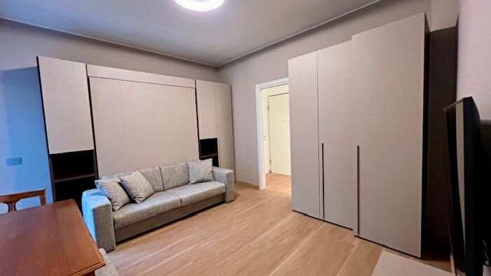 Appartamento bilocale in affitto in Via Lario, Zara, Milano