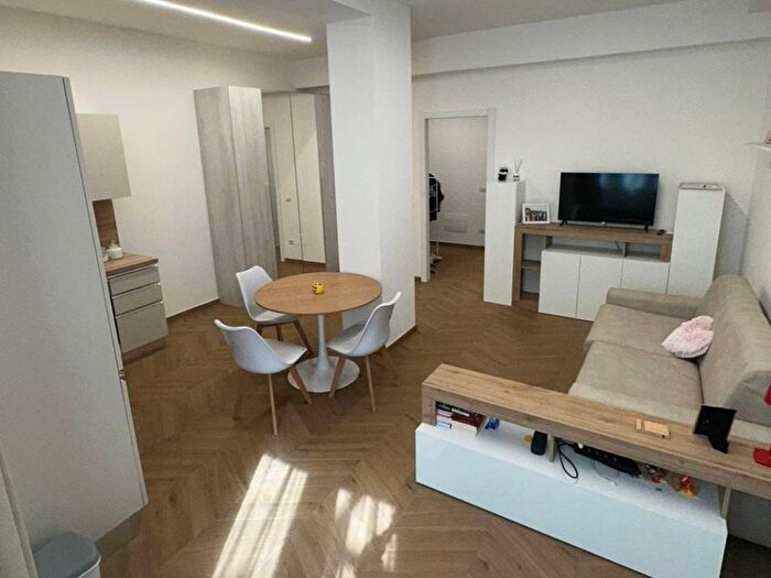 Appartamento monolocale in affitto in Via Giacomo Zanella, Argonne Corsica, Milano
