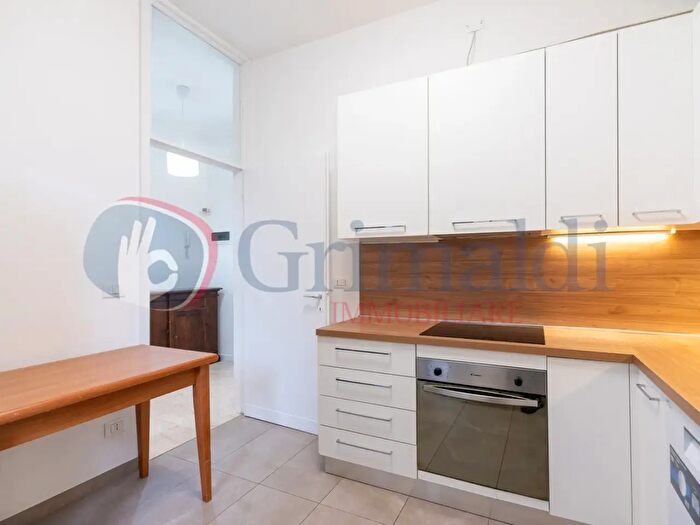 Appartamento trilocale in vendita in Via Zamagna, Milano