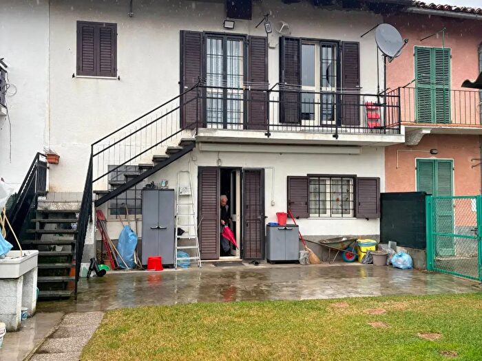 Casa quadrilocale in vendita in Via Torino, Robella