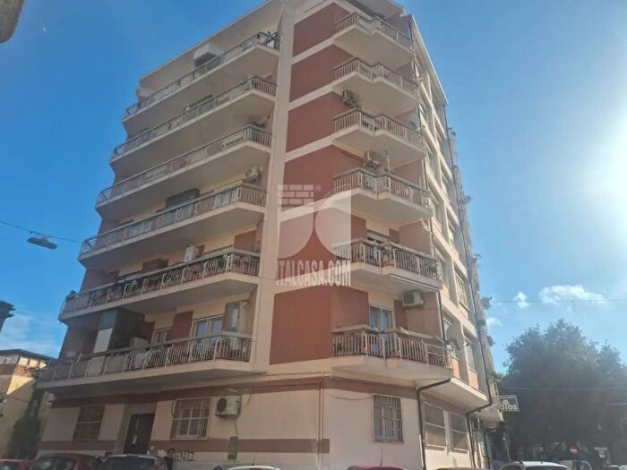Appartamento bilocale in vendita in Piazza Umberto I, Crotone