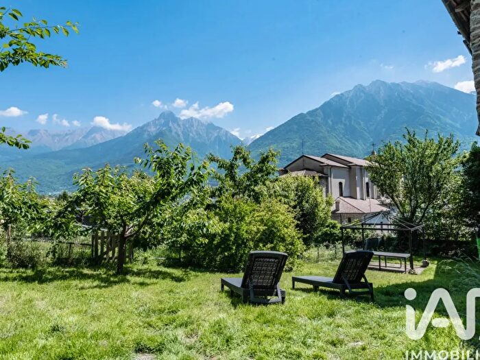 Casa con 10 locali in vendita in Via del Sole, Losine