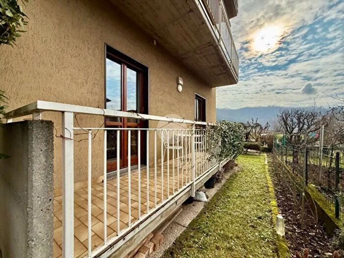 Appartamento trilocale in vendita in Via Rotone, Nembro