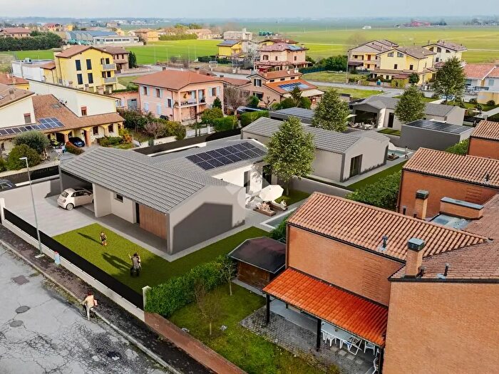 Casa con 5 locali in vendita in Via Achille Grandi, Poggio Renatico