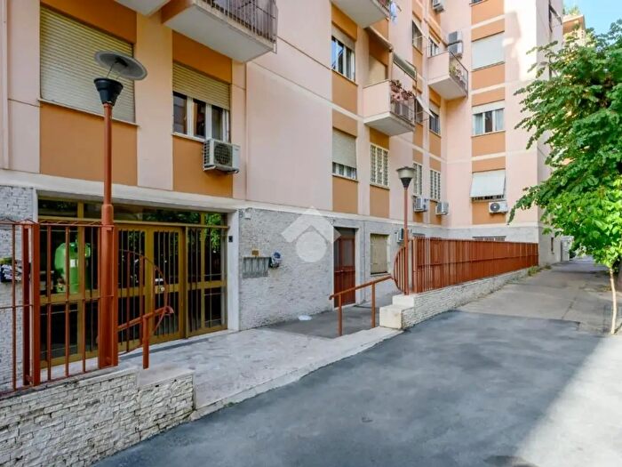 Appartamento trilocale in vendita in Via Silvio Benco, Roma