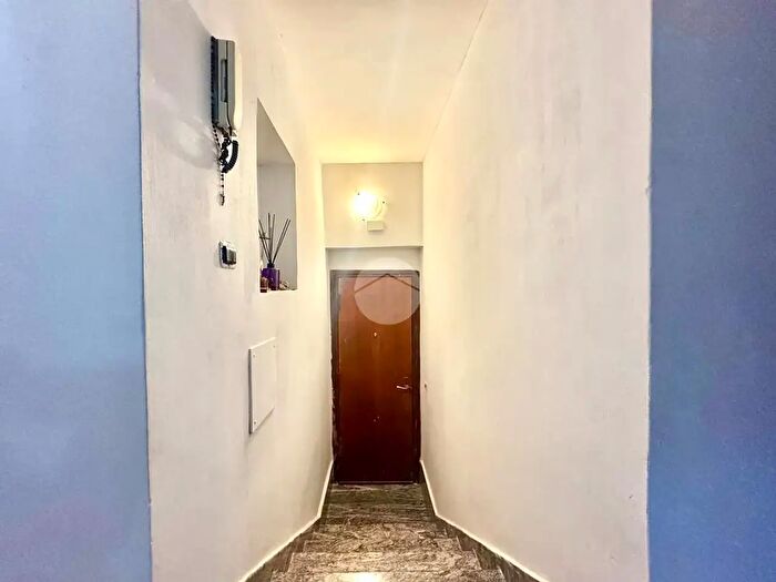 Appartamento trilocale in vendita in Via Camillo Guerra, Napoli