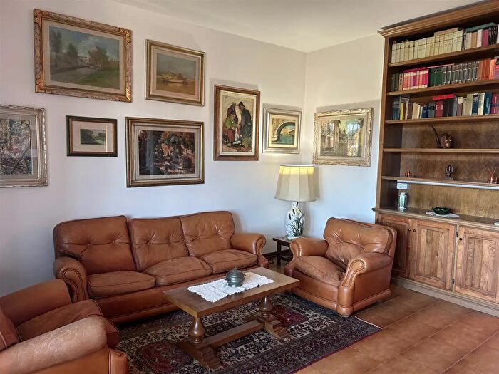 Appartamento con 5 locali in vendita in Firenze
