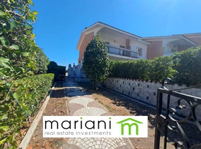 Casa trilocale in vendita in Via Casablanca, Pomezia