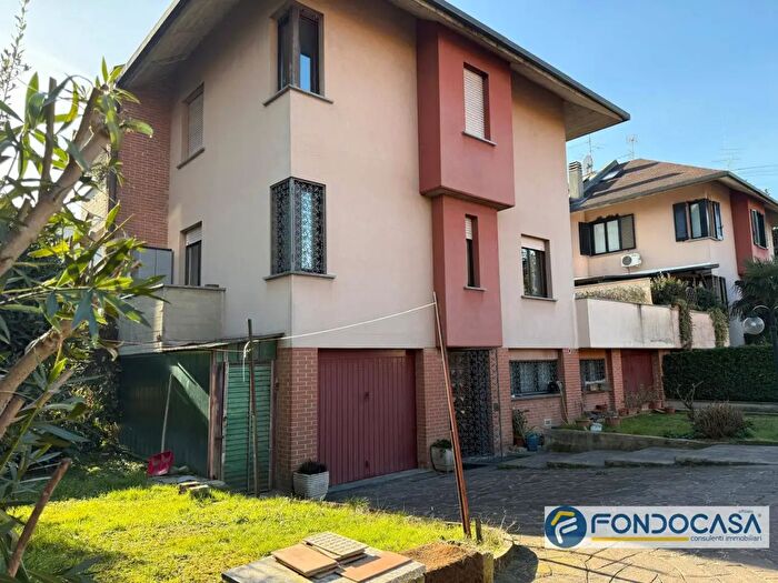 Casa quadrilocale in vendita in Via Bottego, BovisioMasciago