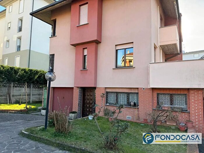 Case in Vendita e in Affitto - 3