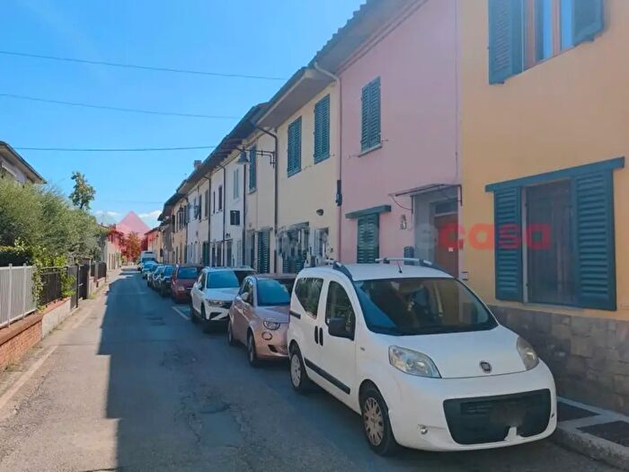 Casa con 5 locali in vendita in Via Baracca, Campi Bisenzio