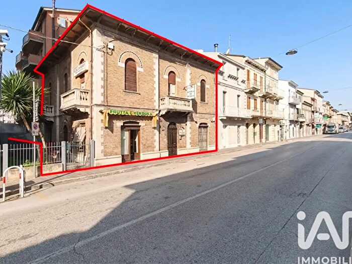 Appartamento con 8 locali in vendita in Via Umberto Primo, Porto SantElpidio