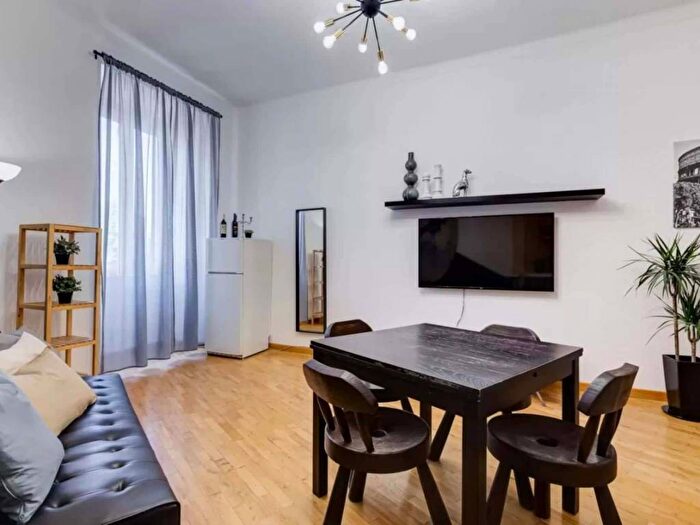 Appartamento trilocale in affitto in Via Taranto, Villa Fiorelli, Roma