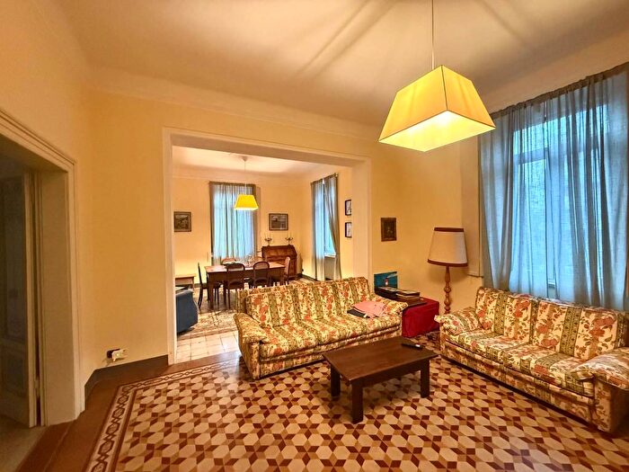 Appartamento trilocale in affitto in Via Filippo Corridoni, Cimitero, Bergamo