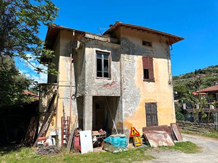 Casa con 6 locali in vendita in Via Louis Pasteur, Bordighera