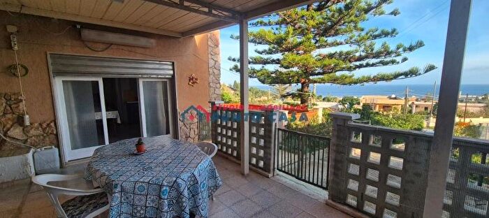 Casa quadrilocale in vendita in Via Crocifissello, Valderice