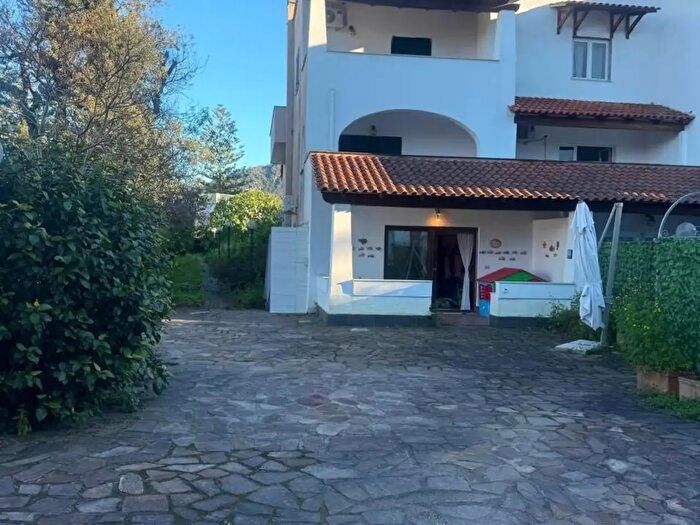 Casa con 5 locali in vendita in Via dell'Amicizia, Ischia