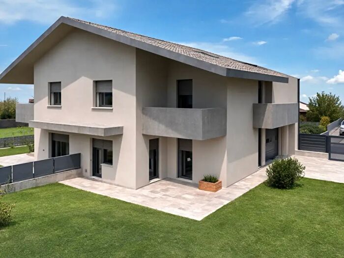 Casa quadrilocale in vendita in Via Trevisan Armando, Borgo Veneto