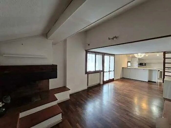 Appartamento trilocale in vendita in Via Manzoni, Guanzate