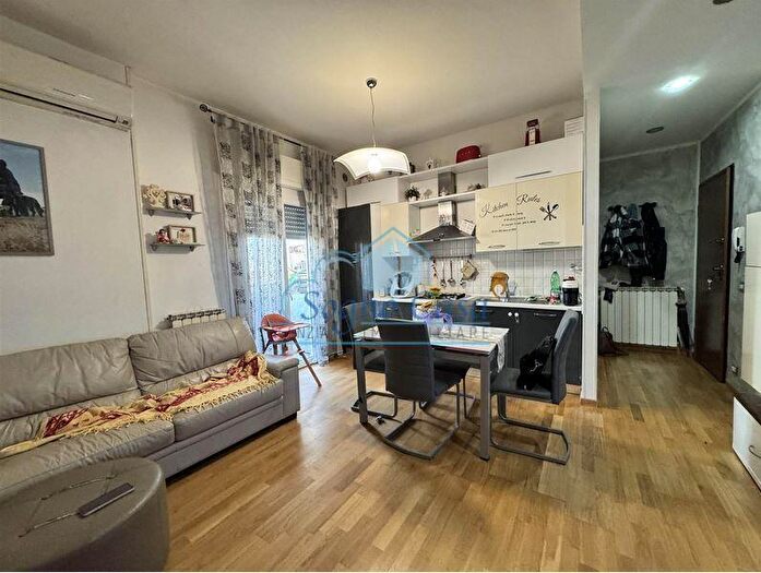 Appartamento trilocale in vendita in Castelnuovo Magra