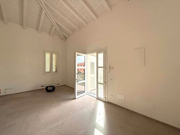 Appartamento trilocale in affitto in Via Duccio Galimberti, Villaggi Bellaria, Pontedera