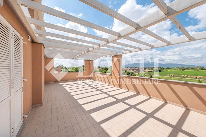 Appartamento con 6 locali in vendita in Ia del Pino, Pontedera