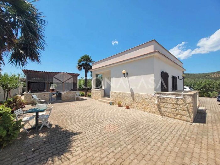 Appartamento trilocale in vendita in Località Le Mezzane SNC, Vieste