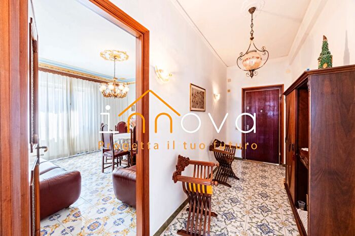 Appartamento trilocale in vendita in Via del Visone, Palermo