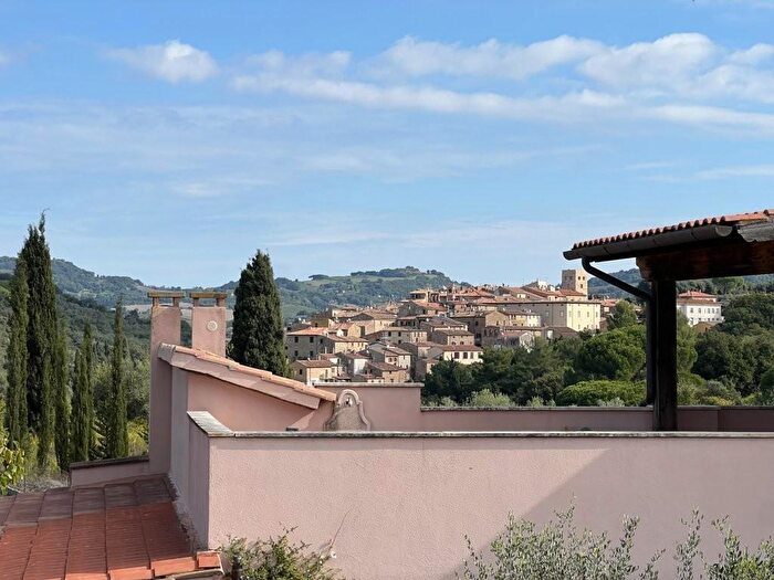 Appartamento trilocale in vendita in Ampigliese, Bibbona