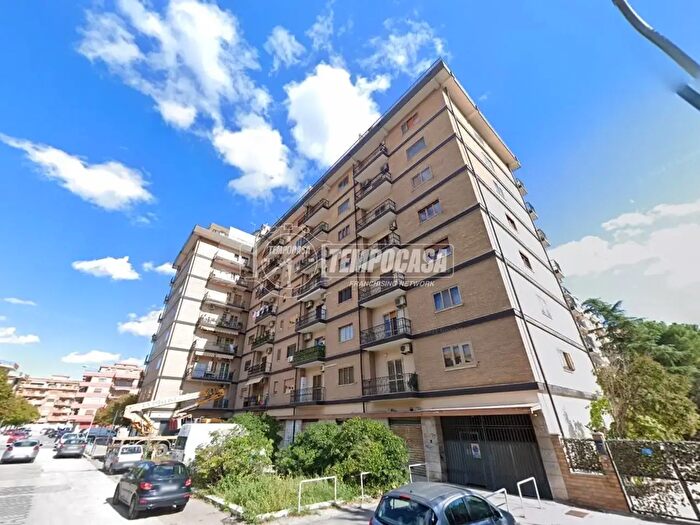 Appartamento con 5 locali in vendita in Via Girolamo Calvanese, Foggia