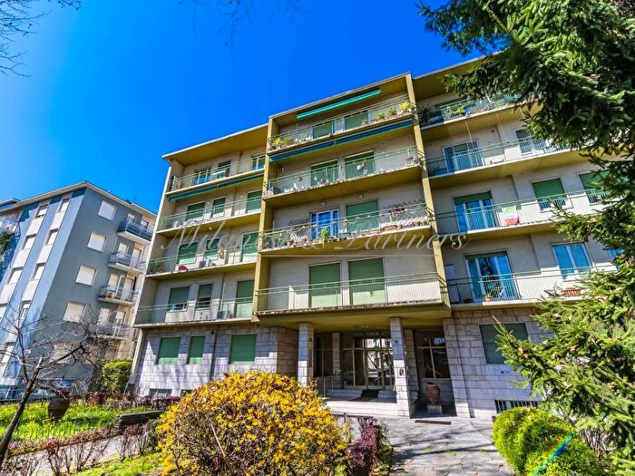 Appartamento trilocale in vendita in Viale Giulio Cesare, Bergamo