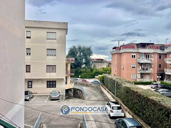 Appartamento con 5 locali in vendita in Via Roma, Teverola