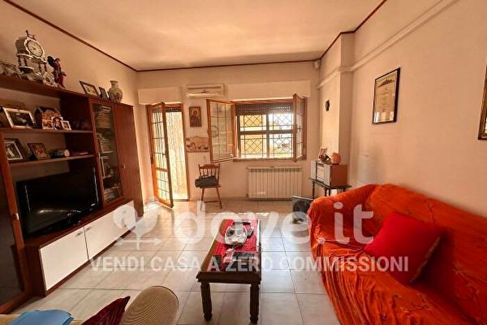 Appartamento trilocale in vendita in Via Napoli, Portico Di Caserta