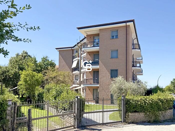 Appartamento quadrilocale in vendita in Via del Pincio, Viterbo